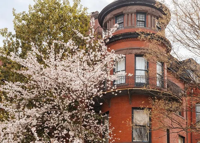 Dupont Circle Embassy Inn By Found