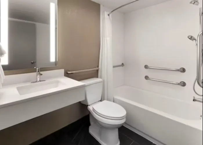 Holiday Inn Express & Suites Washington Dc - Noma By Ihg